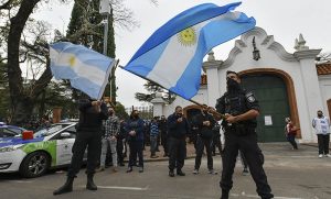 Lee más sobre el artículo ¿Qué queda después del planteo policial?
