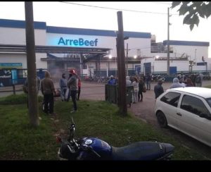 Lee más sobre el artículo DESPIDOS EN EL FRIGORIFICO ARREBEEF