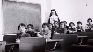 Lee más sobre el artículo En Canadá brotan lágrimas de niños asesinados
