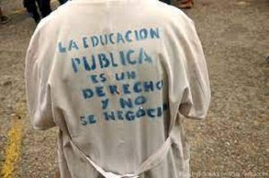 Lee más sobre el artículo El desprecio hacia les estudiantes de los barrios obreros y el oportunismo encubridor no se toman vacaciones