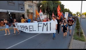 Lee más sobre el artículo En San Nicolás nutrida movilización marchó contra el Pacto del Gobierno y el FMI