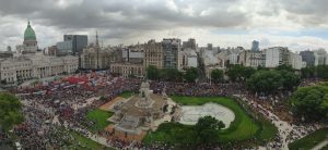 Lee más sobre el artículo Pacto con el FMI – Un grillete más