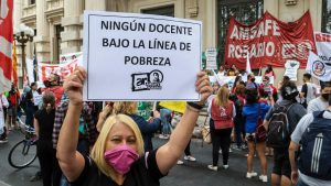 Lee más sobre el artículo LUCHA DOCENTE EN SANTA FE – Iniciativas desde la base